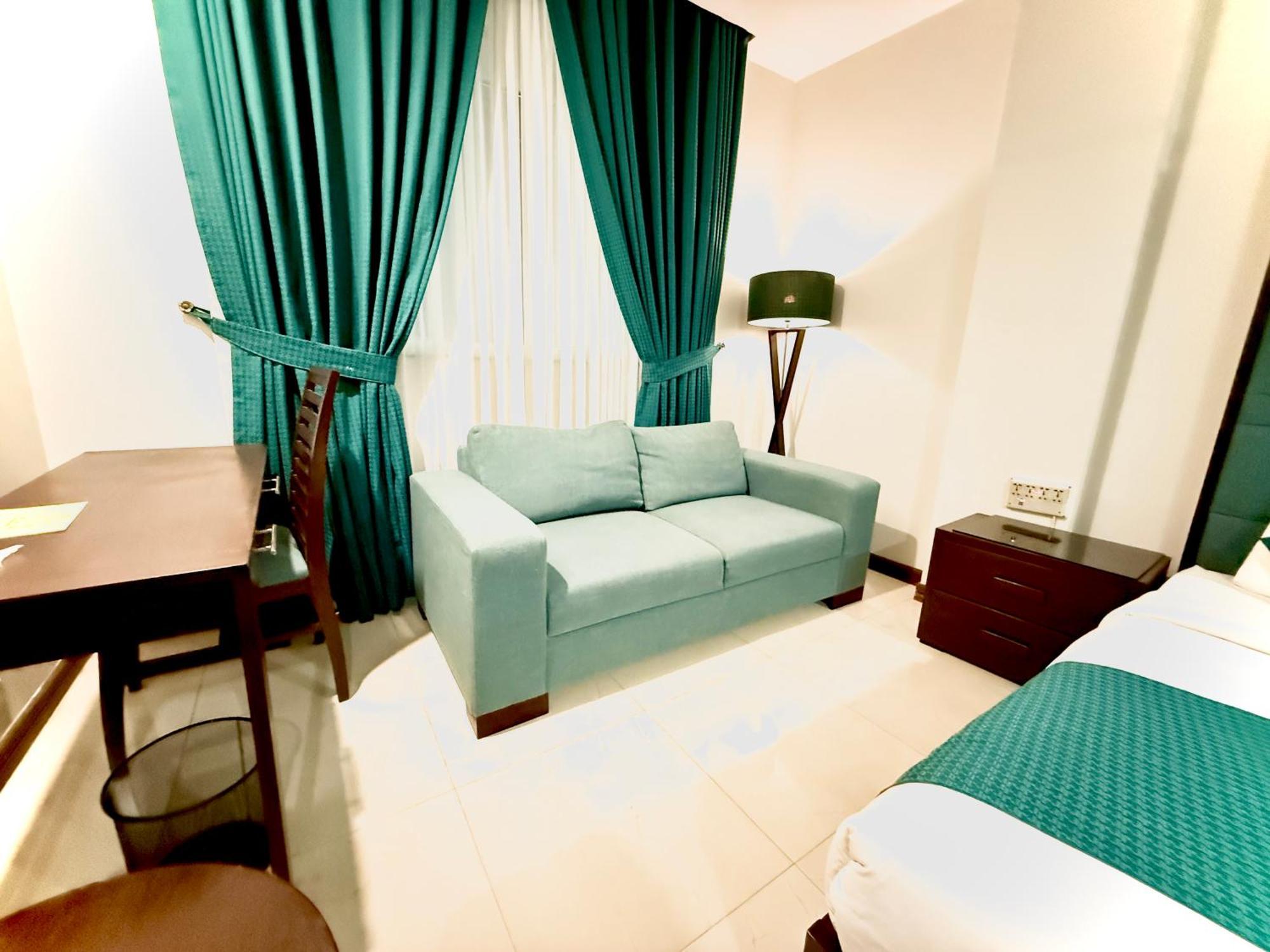 Atlas Hotel Islamabad Ngoại thất bức ảnh